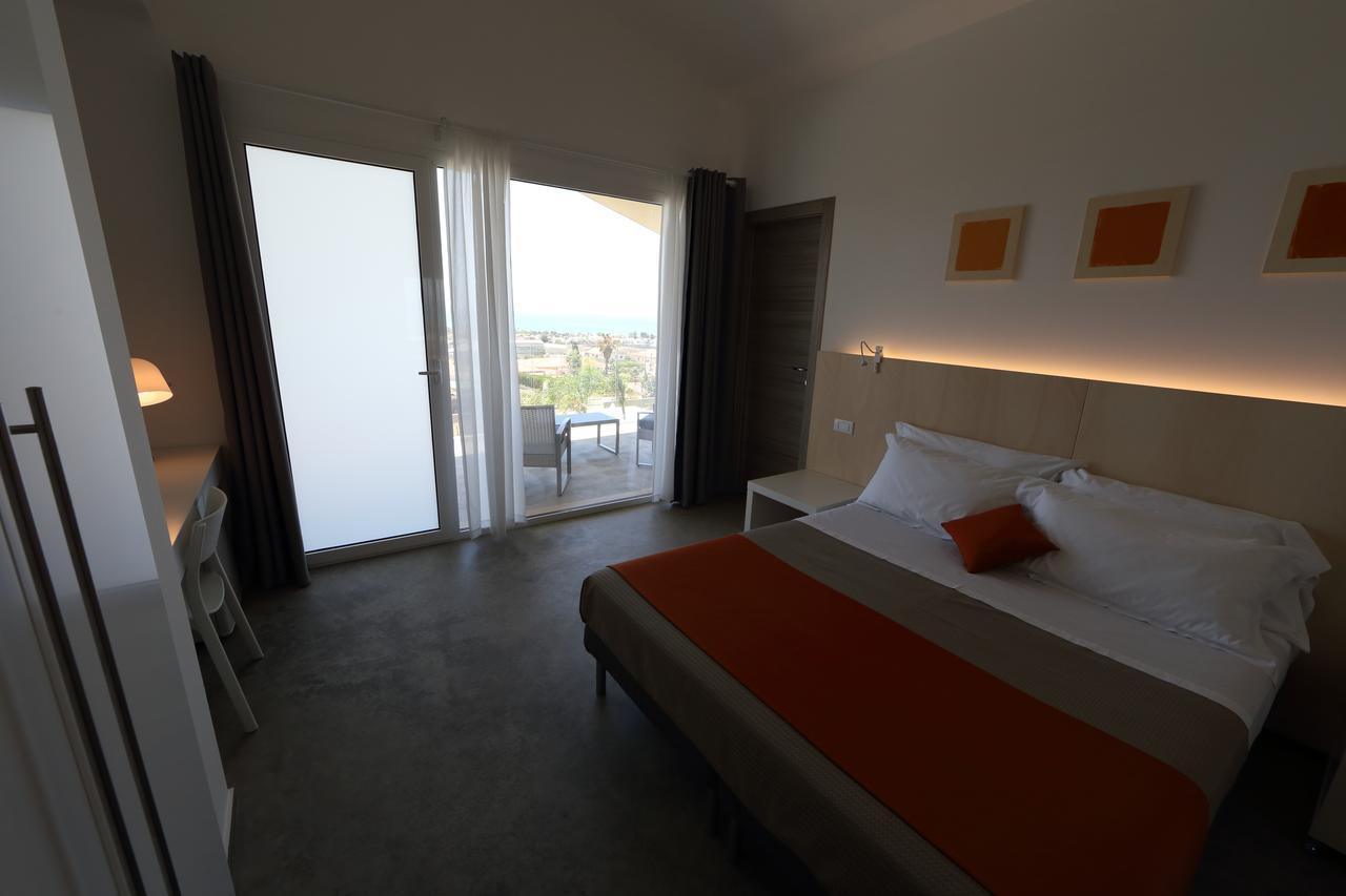 I Giardini Della Castellana Bed and Breakfast Marina di Ragusa Buitenkant foto